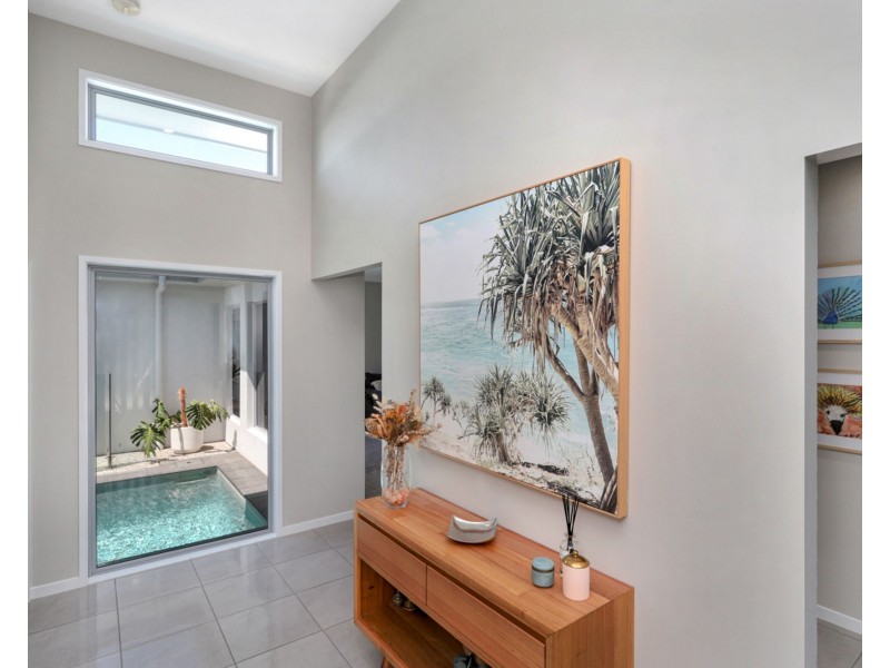 9 Macintyre Crescent, Pelican Waters QLD 4551
