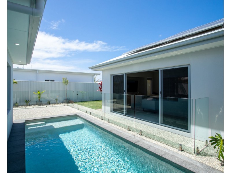 9 Macintyre Crescent, Pelican Waters QLD 4551