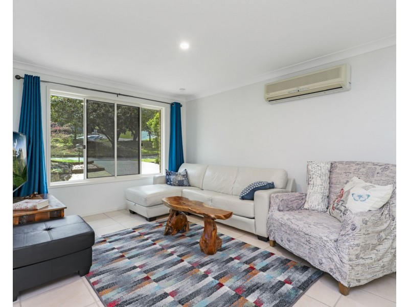 16 Holyn Close, Woombye QLD 4559