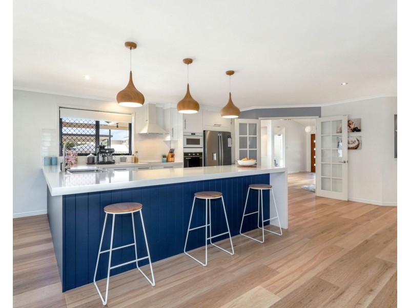 11 Anglia Place, Little Mountain QLD 4551