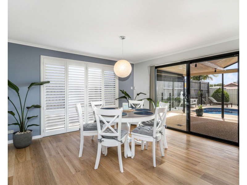 11 Anglia Place, Little Mountain QLD 4551