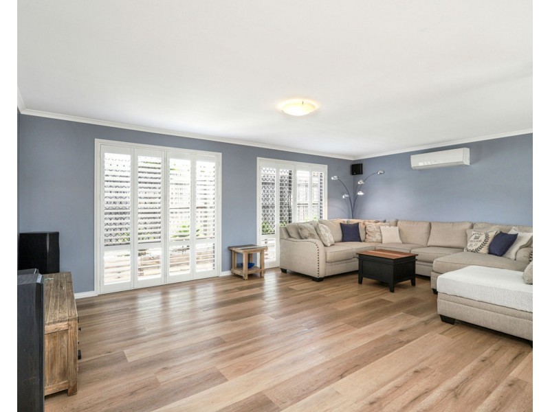 11 Anglia Place, Little Mountain QLD 4551