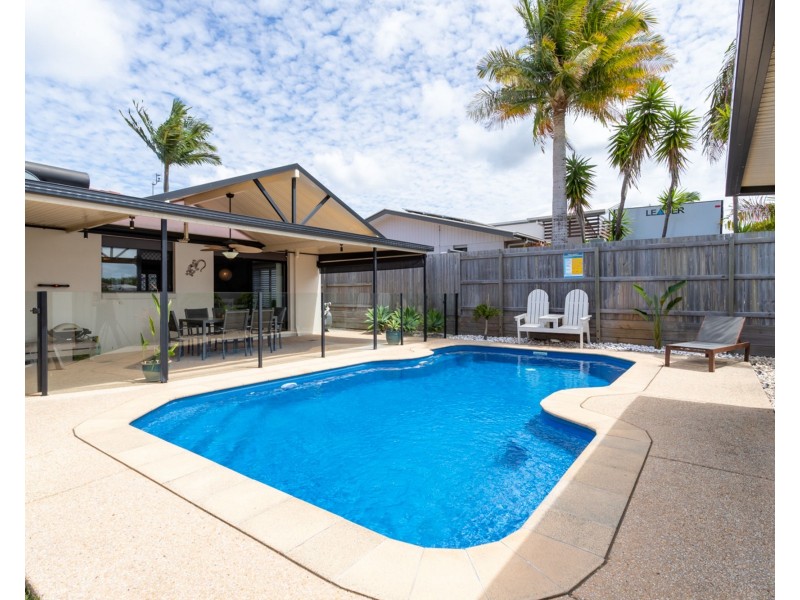 11 Anglia Place, Little Mountain QLD 4551