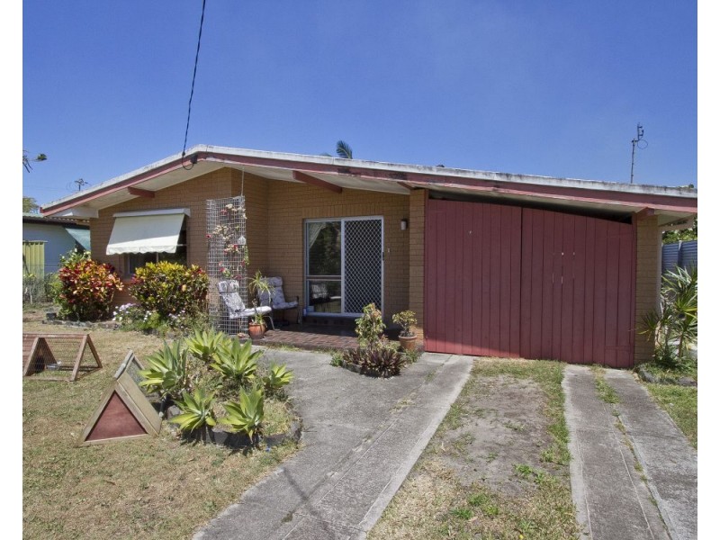 4 Maryann Street, Golden Beach QLD 4551