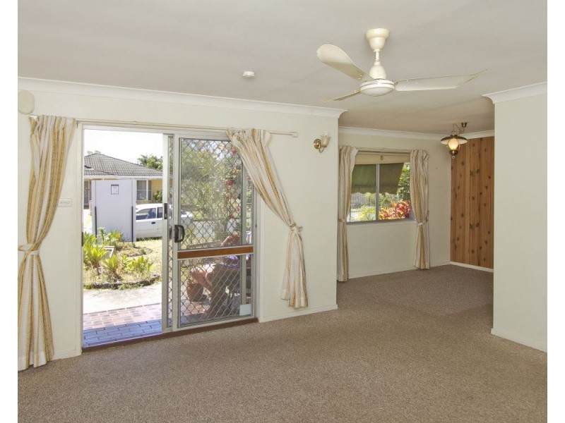 4 Maryann Street, Golden Beach QLD 4551