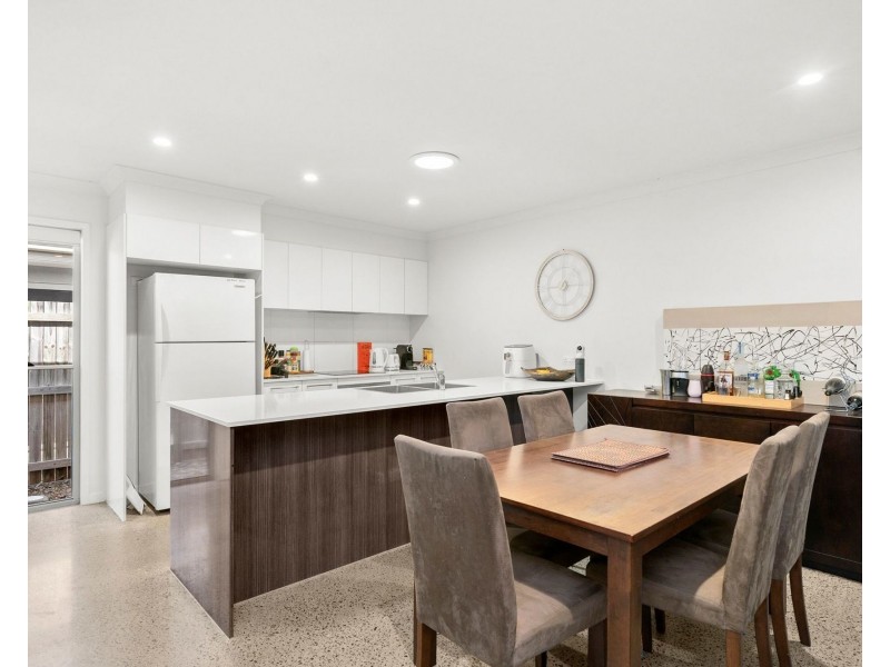 2/15 Amber Drive, Caloundra West QLD 4551