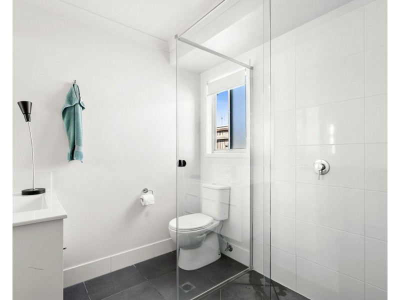 2/15 Amber Drive, Caloundra West QLD 4551