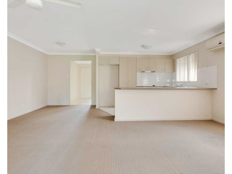 8 Leeside Street, Little Mountain QLD 4551