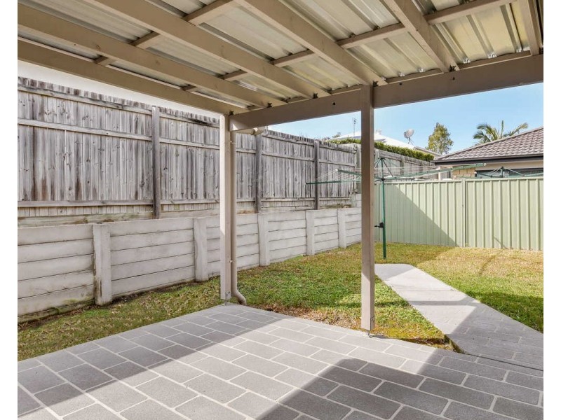 8 Leeside Street, Little Mountain QLD 4551