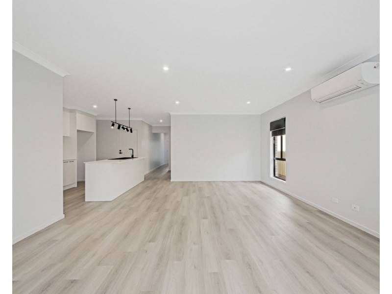 35 Jubilant Way, Palmview QLD 4553