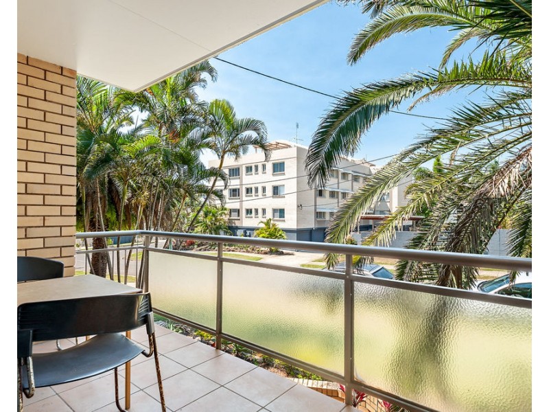2/2 Moreton Parade, Kings Beach QLD 4551