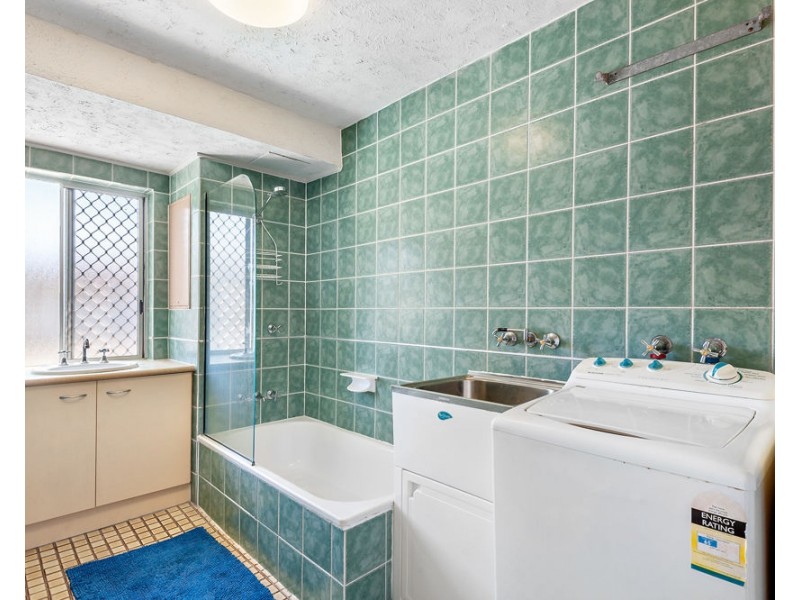 2/2 Moreton Parade, Kings Beach QLD 4551