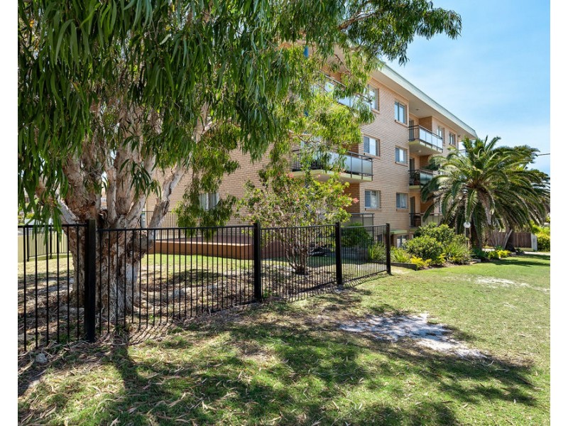 2/2 Moreton Parade, Kings Beach QLD 4551