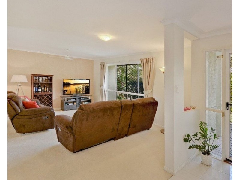 15 Hillside Court, Little Mountain QLD 4551