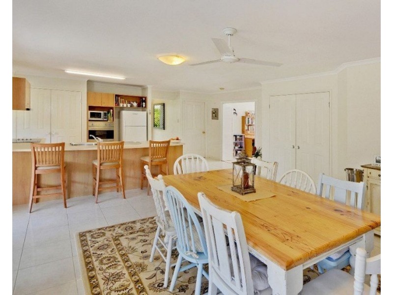 15 Hillside Court, Little Mountain QLD 4551