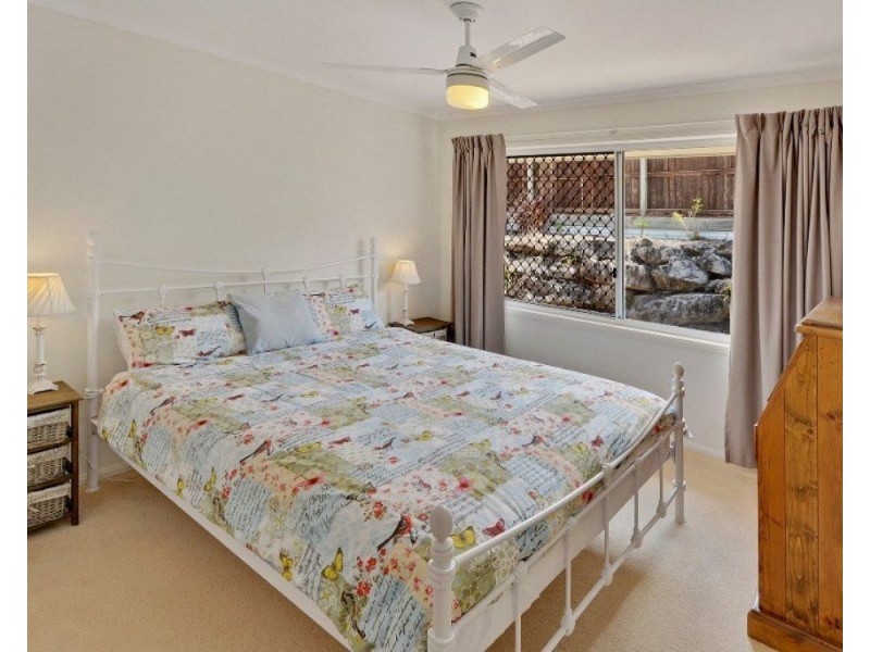 15 Hillside Court, Little Mountain QLD 4551