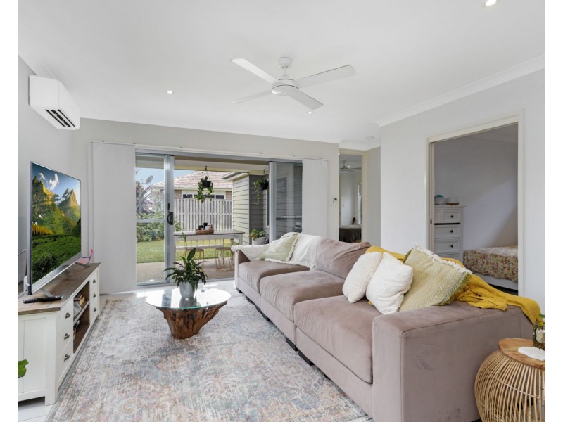 23 Amber Drive, Caloundra West QLD 4551