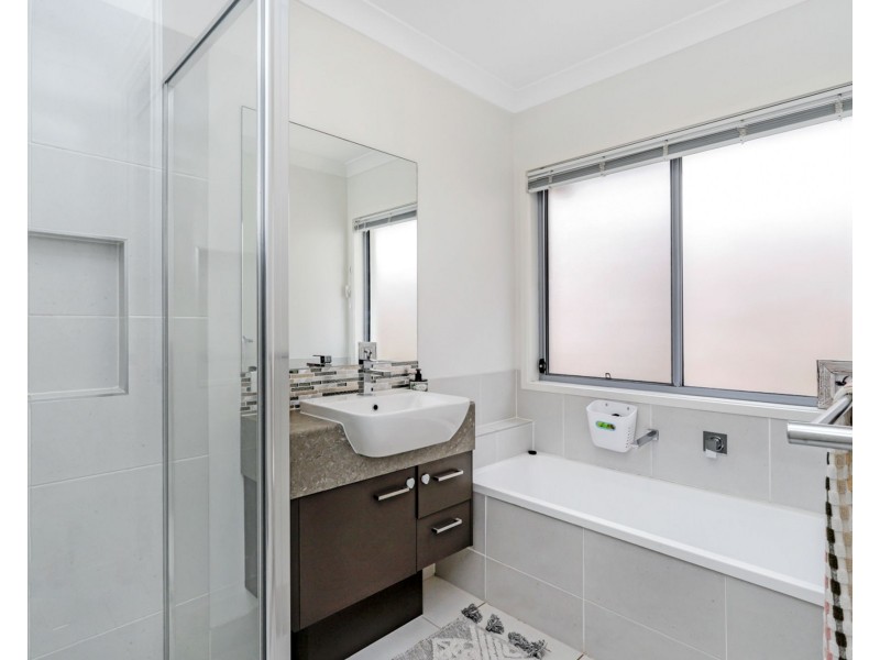 23 Amber Drive, Caloundra West QLD 4551