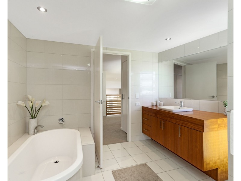 4/41 Mahogany Drive, Pelican Waters QLD 4551