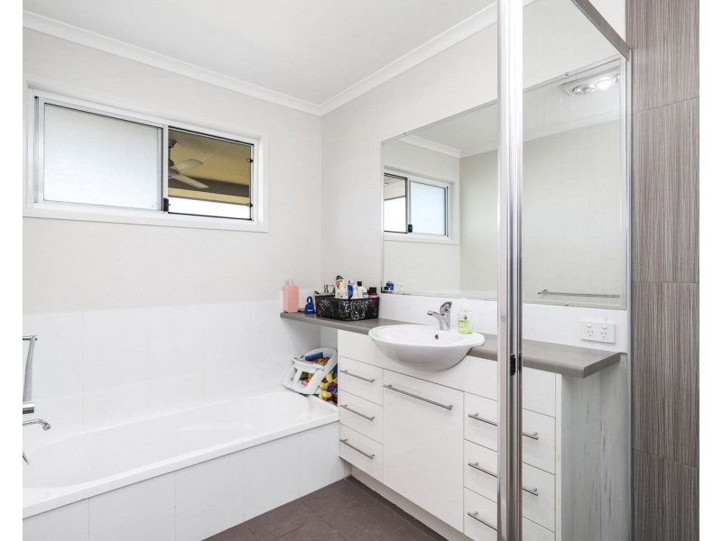 8 Dunnart Court, Burnside QLD 4560