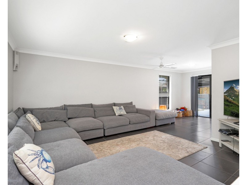 17 Livistona Crescent, Currimundi QLD 4551