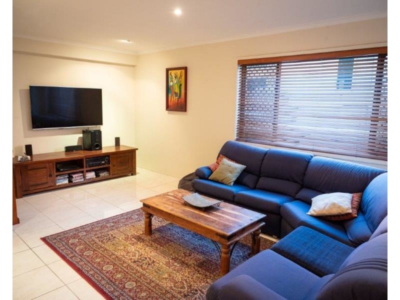 9 Watsonia Street, Maroochydore QLD 4558