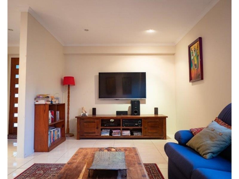 9 Watsonia Street, Maroochydore QLD 4558