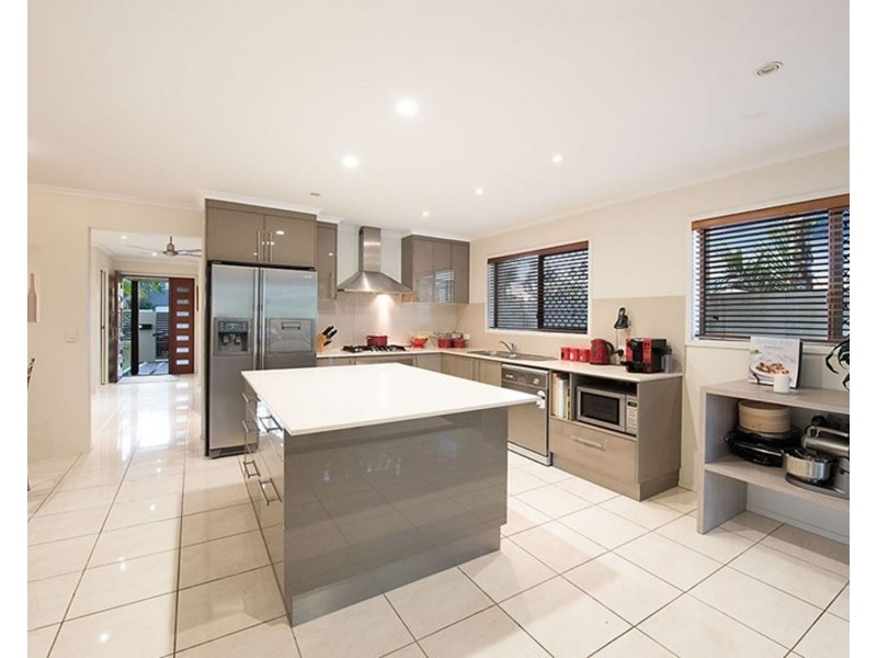 9 Watsonia Street, Maroochydore QLD 4558