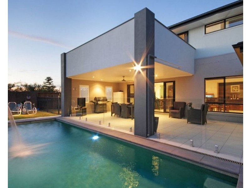 4 Whitehaven Way, Pelican Waters QLD 4551