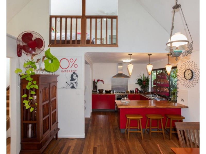 98 Towen Mount Road, Towen Mountain QLD 4560