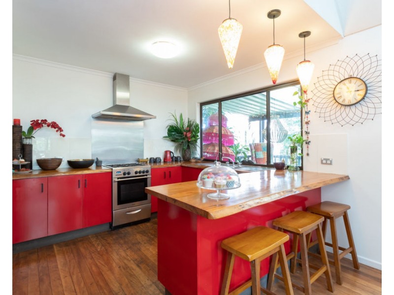 98 Towen Mount Road, Towen Mountain QLD 4560