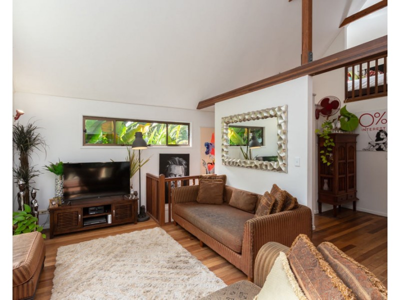 98 Towen Mount Road, Towen Mountain QLD 4560