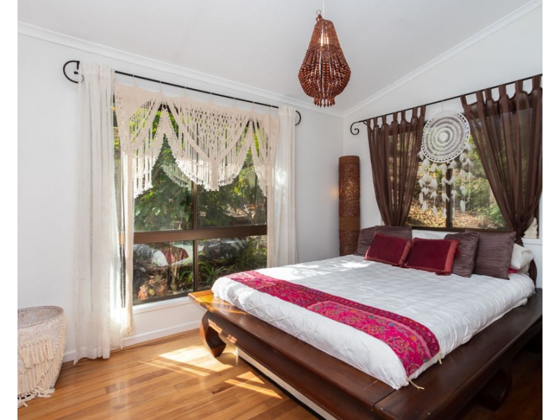 98 Towen Mount Road, Towen Mountain QLD 4560