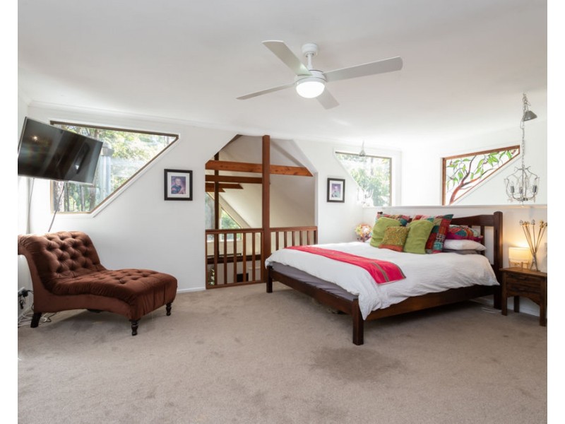 98 Towen Mount Road, Towen Mountain QLD 4560