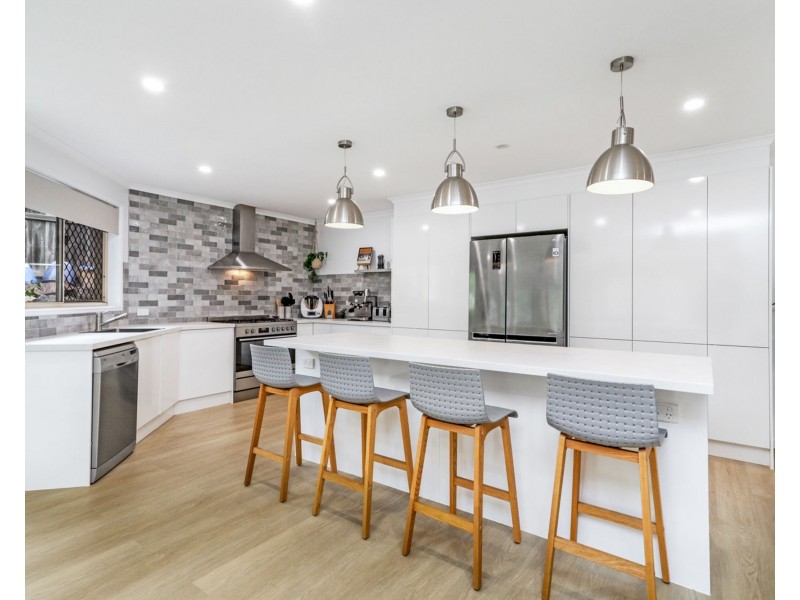 5 Cabbage Palm Court, Little Mountain QLD 4551