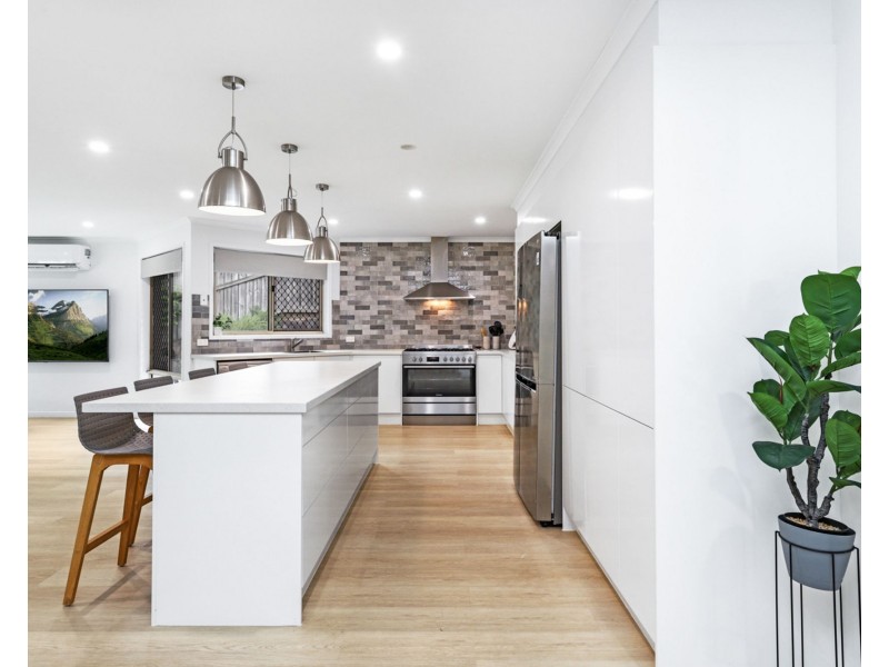 5 Cabbage Palm Court, Little Mountain QLD 4551