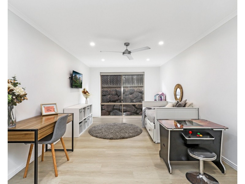 5 Cabbage Palm Court, Little Mountain QLD 4551