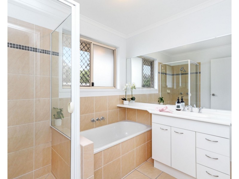 5 Cabbage Palm Court, Little Mountain QLD 4551