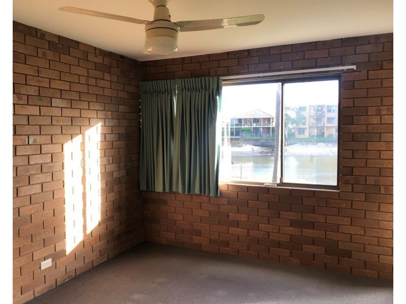 1/11 Goonawarra Drive, Mooloolaba QLD 4557
