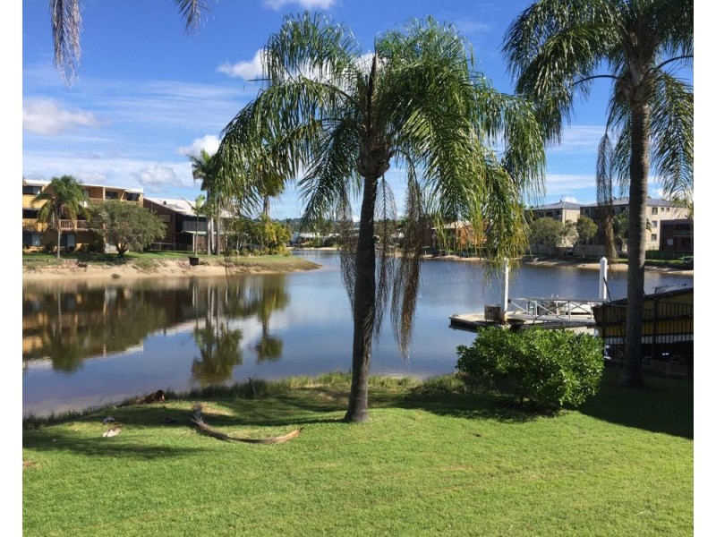 1/11 Goonawarra Drive, Mooloolaba QLD 4557