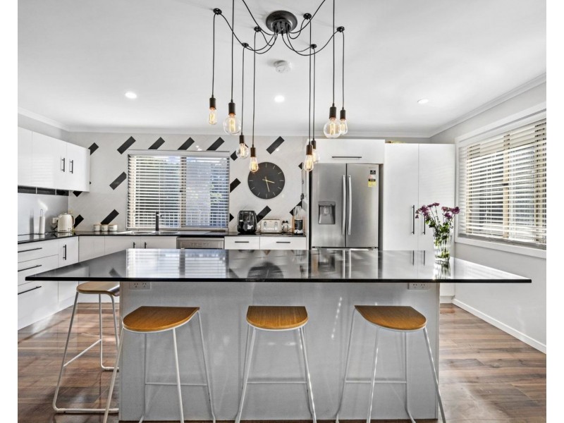 18 Holyn Close, Woombye QLD 4559