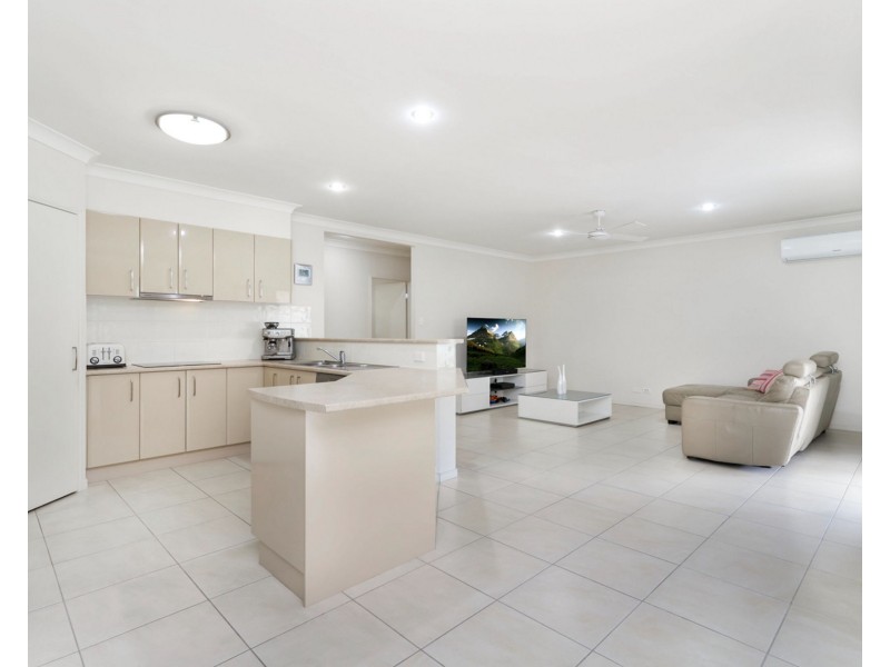 14 Saint Pauls Avenue, Pelican Waters QLD 4551