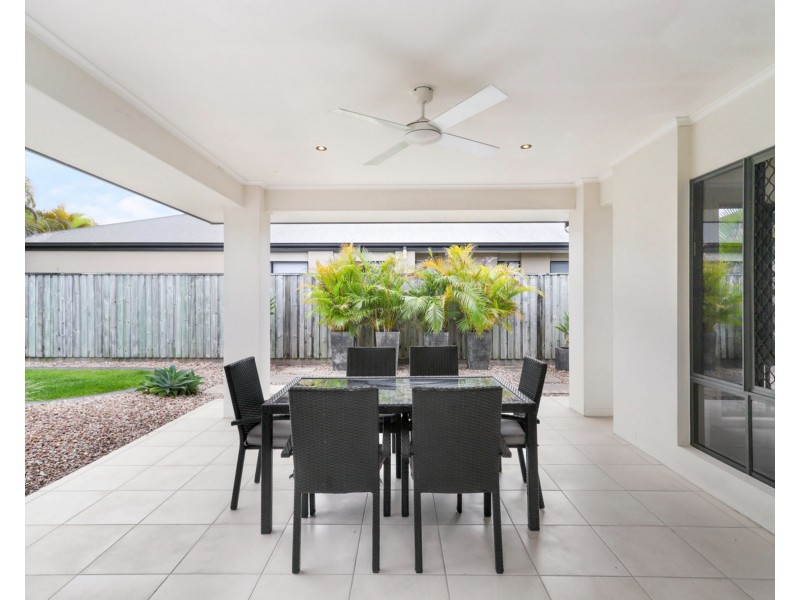 14 Saint Pauls Avenue, Pelican Waters QLD 4551