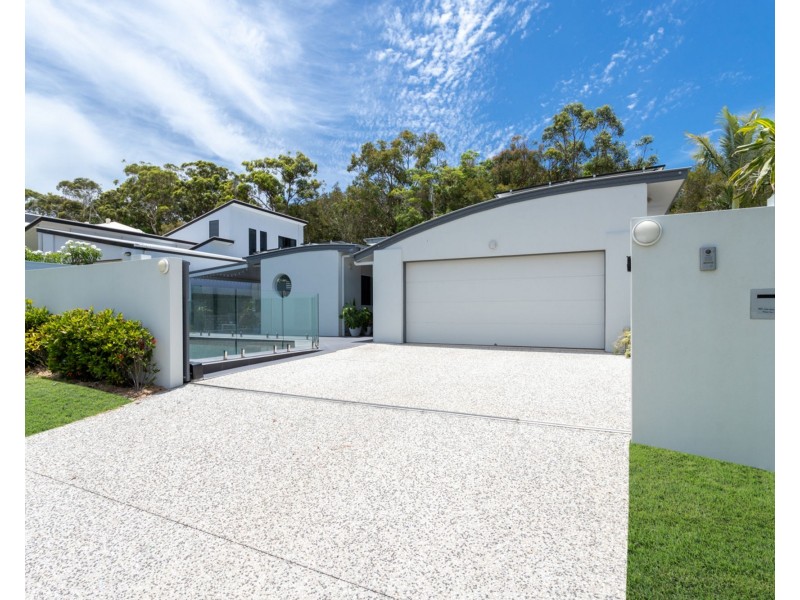 17 Admiralty Drive, Alexandra Headland QLD 4572