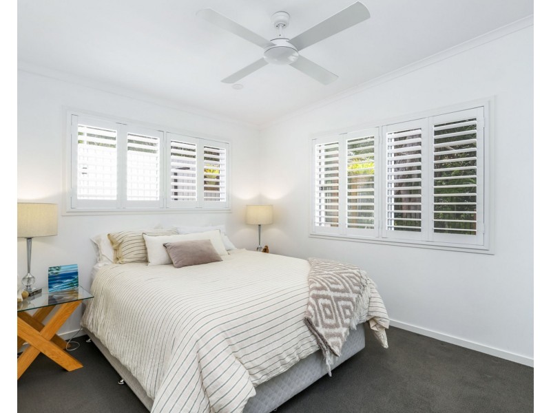 17 Admiralty Drive, Alexandra Headland QLD 4572
