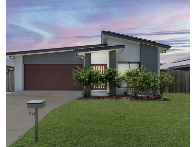 37 Maddock Avenue, Mooloolah Valley QLD 4553