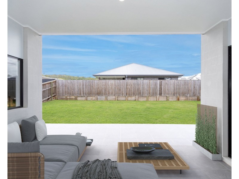 37 Maddock Avenue, Mooloolah Valley QLD 4553