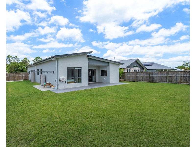 37 Maddock Avenue, Mooloolah Valley QLD 4553
