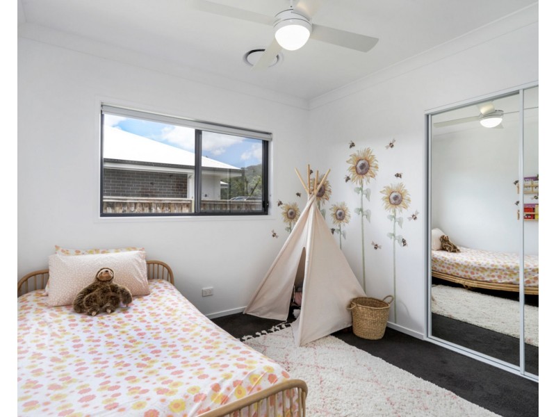 37 Maddock Avenue, Mooloolah Valley QLD 4553