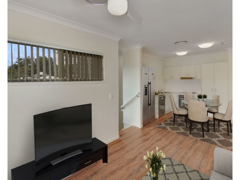 2/7 Esther Place, Nambour QLD 4560